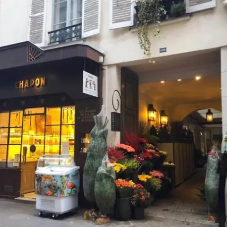 Apartment Romantic Loft Rue Du Bac Paris